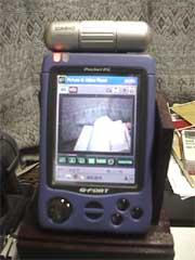 カメラカードをさしたGFORT